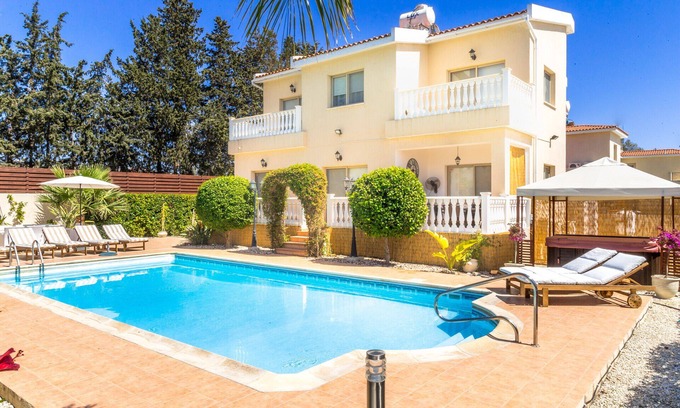 Kissonerga Villa | Amazing 5 Bedroom Villa, Heated Pool, Hot Tub, High End, Close to Village