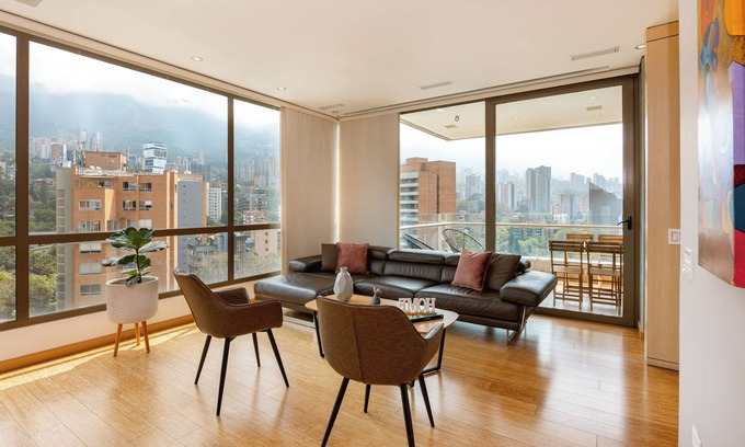 Castropol Apartment | Amazing 5BED/4BATH Stunning Views | Near Provenza