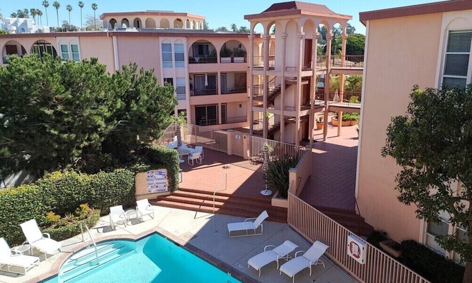 Ocean Park Condo | Amazing Any Stay dates Santa Monica Floor to Ceiling Newly Remodeled Condo
