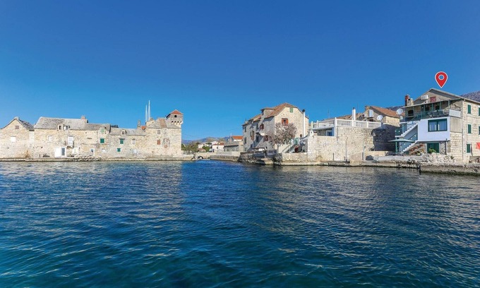 Kastel Gomilica Apartment | Amazing apartment in Kastel Gomilica