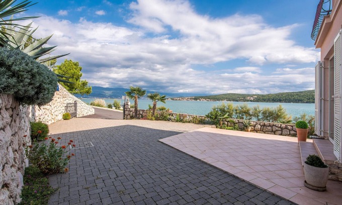 Cizici Apartment | Amazing apartment in Cizici