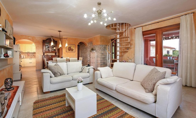 Galizana Apartment | Amazing apartment in Galizana with WiFi