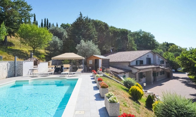 Collesanto Apartment | Amazing apartment in Magione