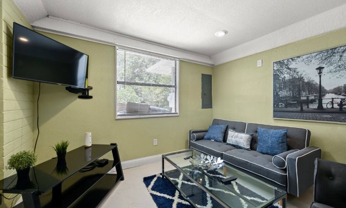 Englewood Apartment | Amazing Apartment !