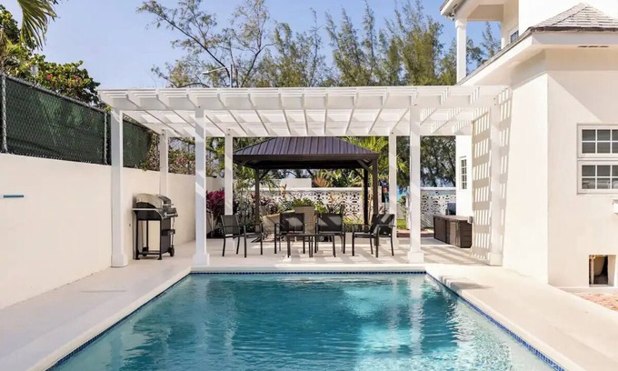 Nassau Villa | Amazing Bahamas Villa - Private Pool, Outdoor Oasis, Oceanview, Sandy Beach