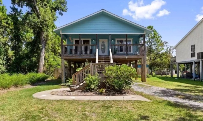 Henderson Point House | Amazing Beach Cottage