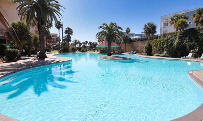 Galveston Condo | Amazing Beach Condo w/top floor views, pools(1 heated), pet friendly