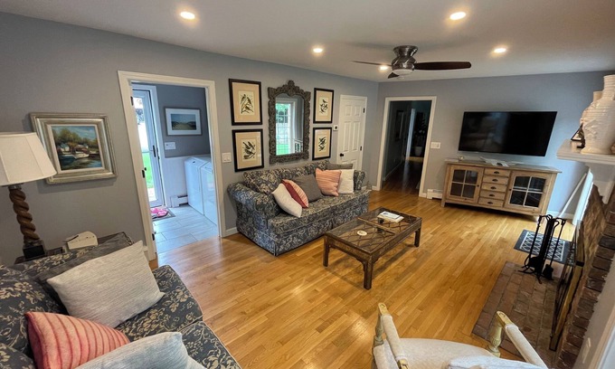 Osterville House | Amazing Beautiful Osterville, Cape Cod, MA! Beach Pass, Fire Pit, Sleeps 10