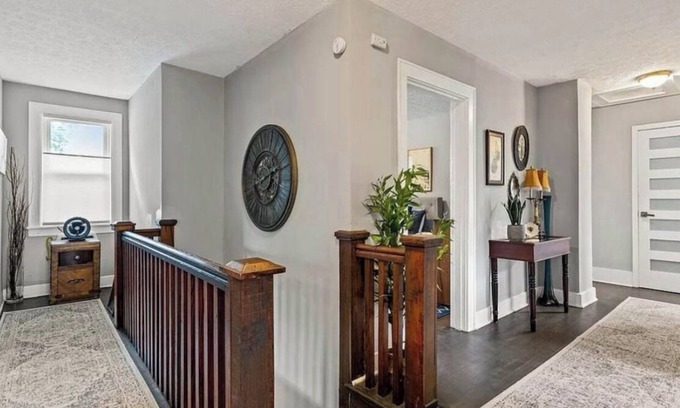 Richmond Apartment | Amazing Beds, Fast WiFi - Walk to EKU & Downtown Venues - 5 minutes to I-75
