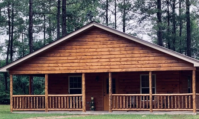 Talisheek Cabin | Amazing Campground w/80 acres to explore along the beautiful Bogue Chitto River!