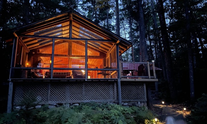 Bonfield Cottage | Amazing Canadiana 4 Bedroom log Cottage.