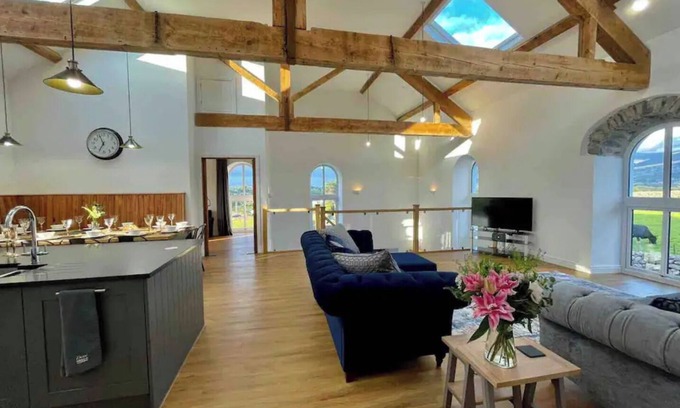 Llanrug House | Amazing Chapel near Yr Wyddfa (Snowdon) and Zip World