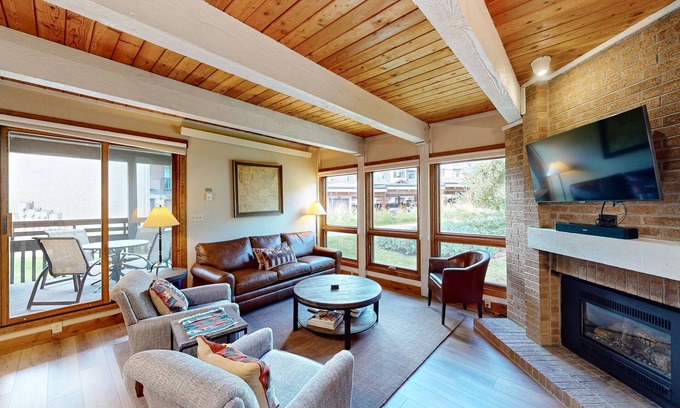 Steamboat Springs Condo | Amazing condo next to Steamboat skiing with hot tubs, pool & washer/dryer