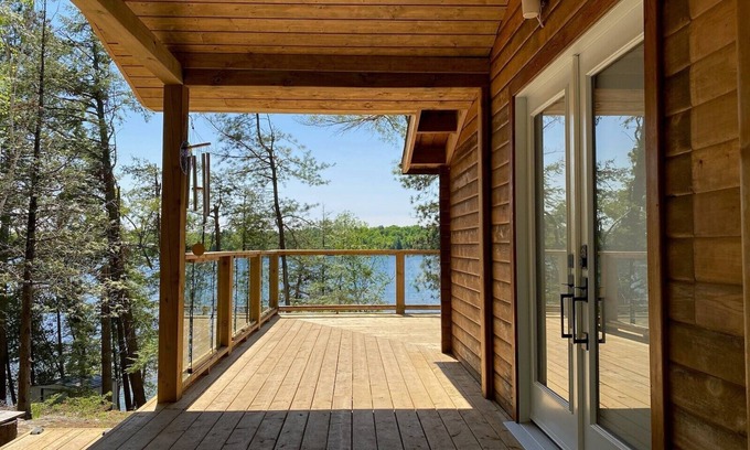 Central Frontenac Cottage | Amazing Cottage with Great Swimming
