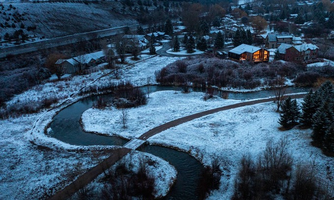 Carbondale Apartment | AmazinG Creek Side Mountain retreat - Brand NEW