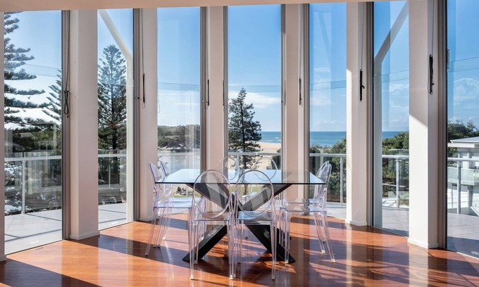 Currimundi Apartment | Amazing Currimundi Lakefront Ocean Penthouse
