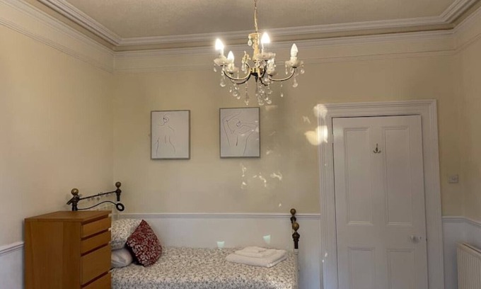 Roundham Villa | Amazing Detached Victorian Villa really close to the sea!