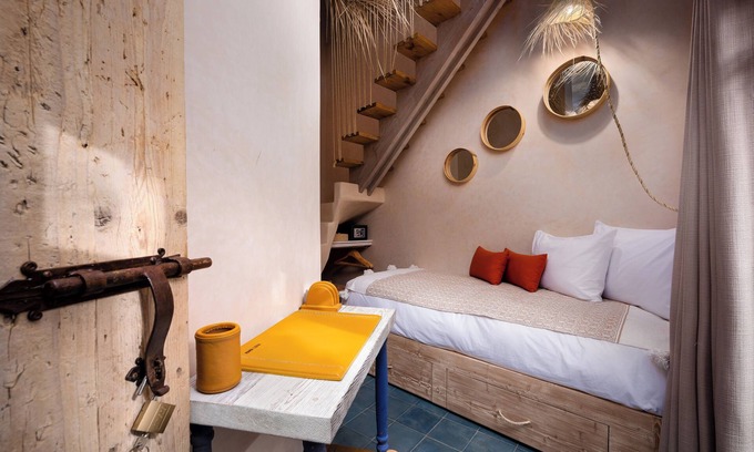 Kasbah House | Amazing Duplex with Palace bed 5 min walk from the ocean