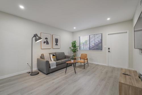 East Little Havana Apartment | Amazing Experience in Calle Ocho