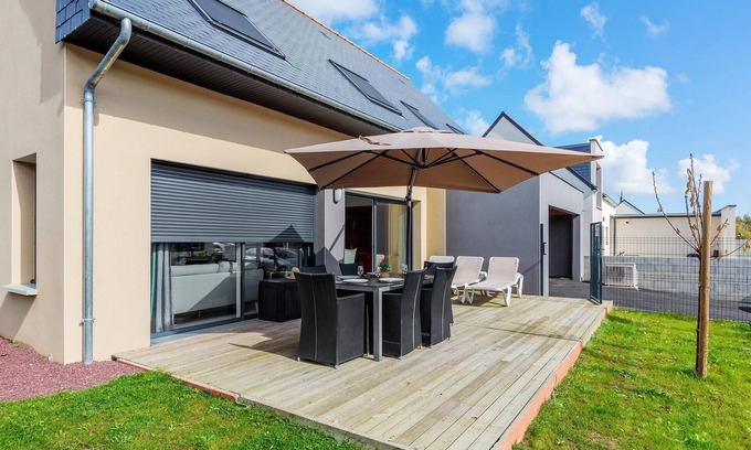 Saint-Meloir-des-Ondes House | Amazing home in Saint-Méloir-des-Ondes