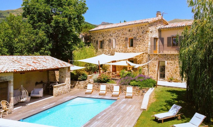 Saint-Etienne-de-Boulogne House | Amazing home in St-Etienne de Boulogne