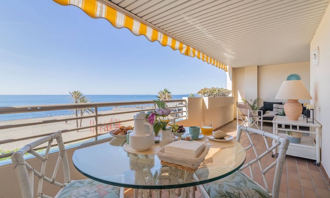Costa del Sol Occidental Apartment | Amazing Fromview Apartment in Estepona, fully renovated in 2023.