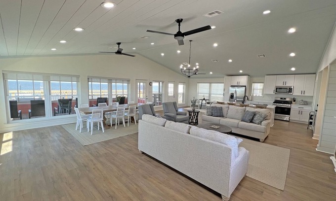Golden Meadow House | Amazing Grace - Boat Access - Island Realty