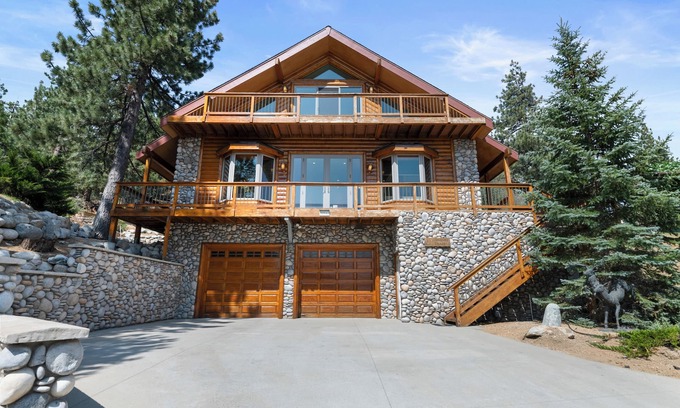 Fawnskin Cabin | Amazing Grace - Fireplace, Jet Tub, Deck, Lake View