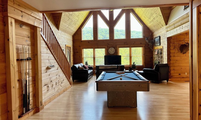 Luray Cabin | Amazing Grace only minutes to town and local attractions