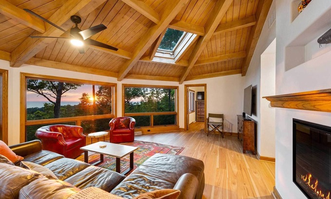 Sturgeon Bay House | Amazing Green Bay sunsets. Dog-friendly fenced yard. King beds. Open spaces.
