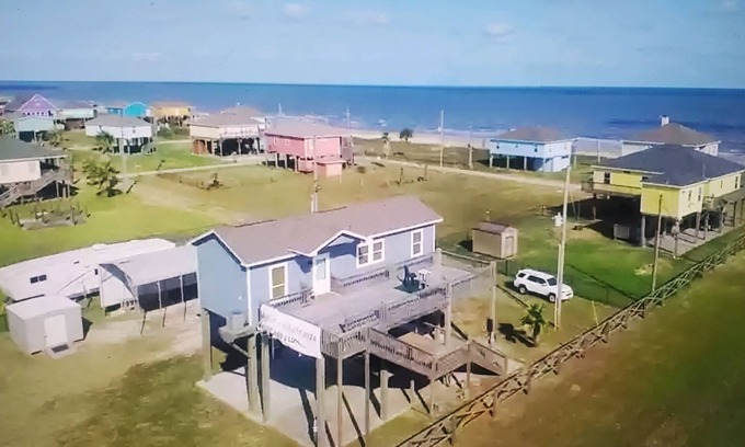 Port Bolivar House | Amazing Gulf Views, short walking distance to beach