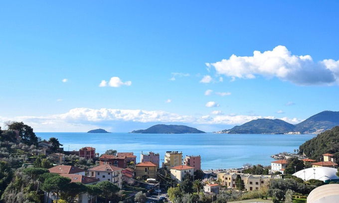 Santo Stefano di Magra House | Amazing home in Santo Stefano Magra