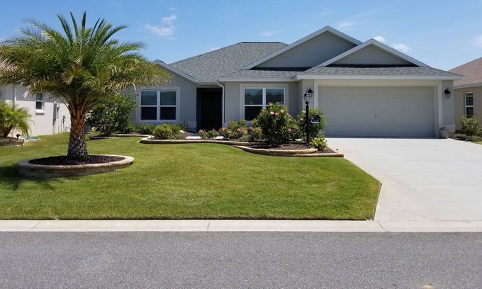 Fruitland Park House | AMAZING Home! Beautifully decorated 3 bdrm 2 ba home in Pine Ridge. FREE WiFi