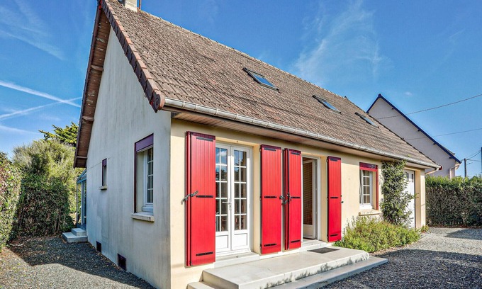 Anneville-sur-Mer House | Amazing home in Anneville sur Mer