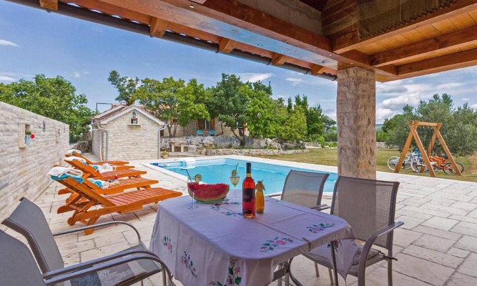 Benkovac House | Amazing home in Benkovac with sauna