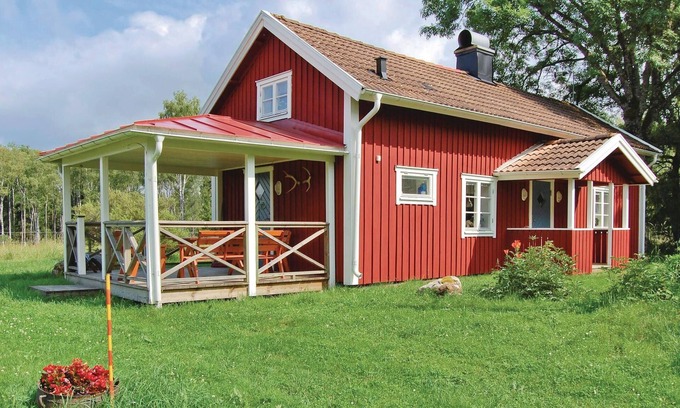Falkoping House | Amazing home in Blidsberg with WiFi
