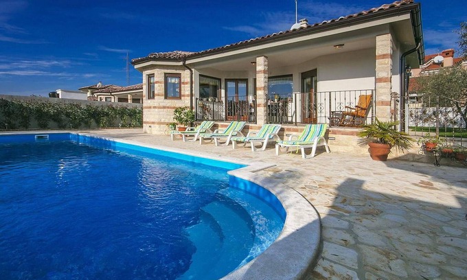 Kastel House | Amazing home in Buje with WiFi
