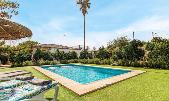 Casariche House | Amazing home in Casariche with WiFi