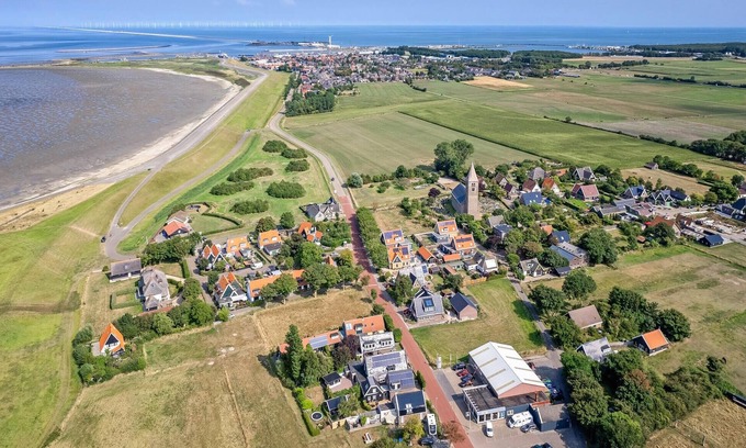Den Oever House | Amazing home in Den Oever with WiFi