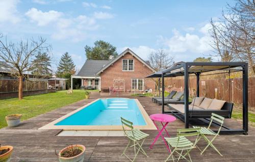 Falkensee House | Amazing Home In Falkensee With Wi-Fi