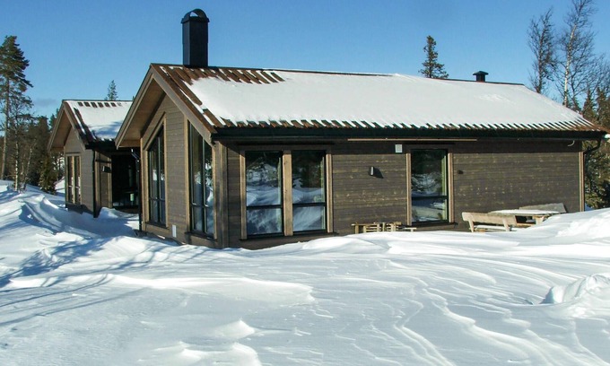 Vikberget House | Amazing home in Flå with WiFi