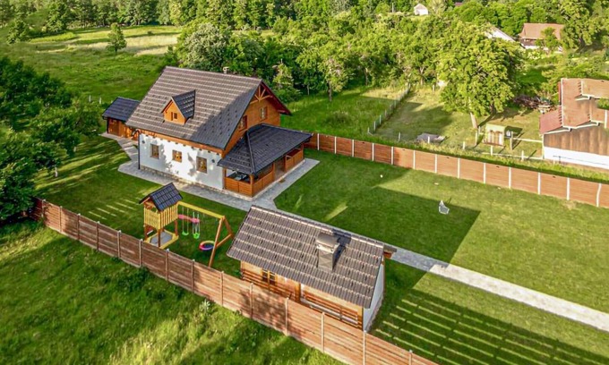 Gospic House | Amazing home in Gospic with Wi-Fi