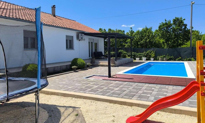 Imotski House | Amazing home in Vinjani Gornji