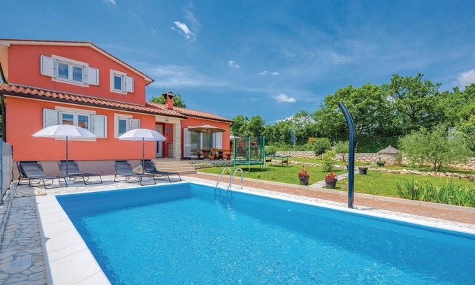 Becici House | Amazing home in Labin with WiFi