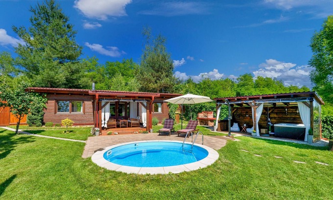 Sveti Juraj na Bregu House | Amazing home in Lopatinec with jacuzzi