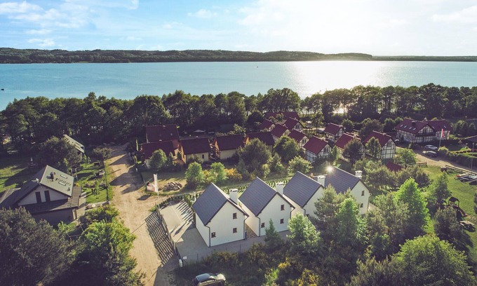 Zarnowiec House | Amazing home in Lubkowo with WiFi