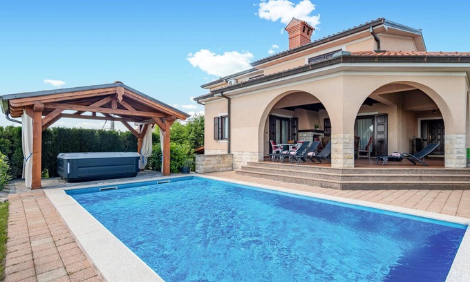 Viskovo House | Amazing home in Marcelji with WiFi