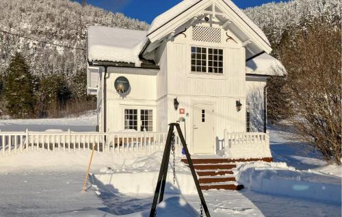 Nome House | Amazing Home In Nome With Kitchen