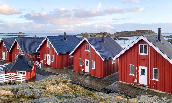 Offersøy House | Amazing home in Offersøy with sauna
