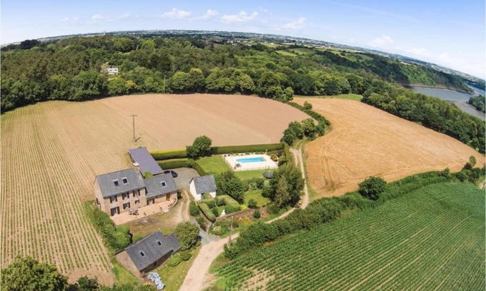Le Ru House | Amazing Home In Pleudaniel